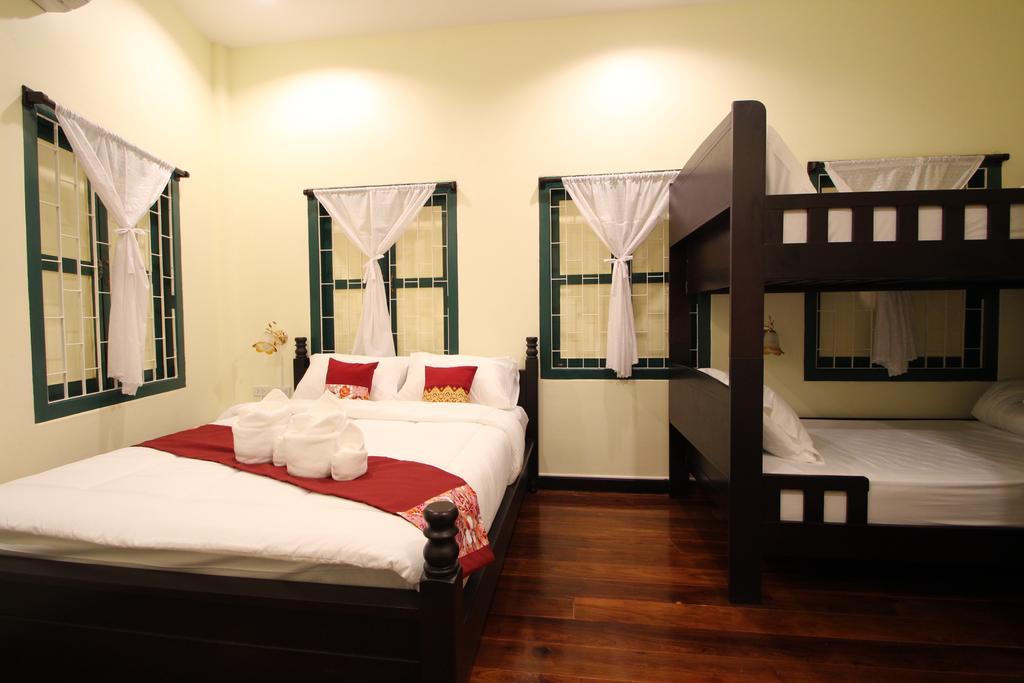 Srisomboon Hostel Trang Kültér fotó