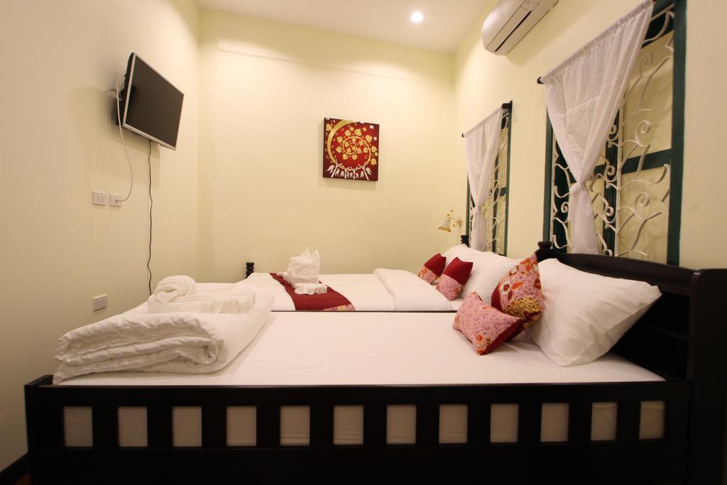 Srisomboon Hostel Trang Kültér fotó