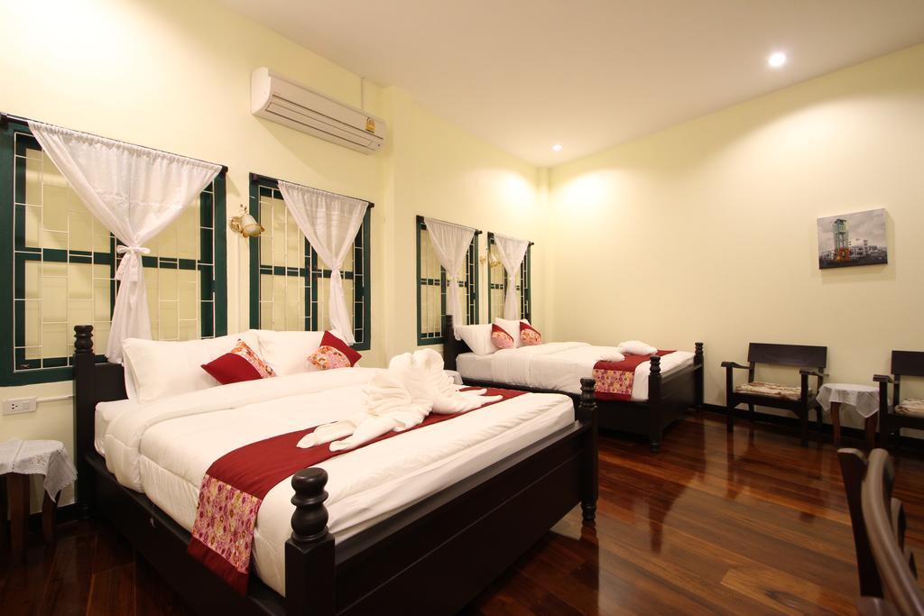 Srisomboon Hostel Trang Kültér fotó