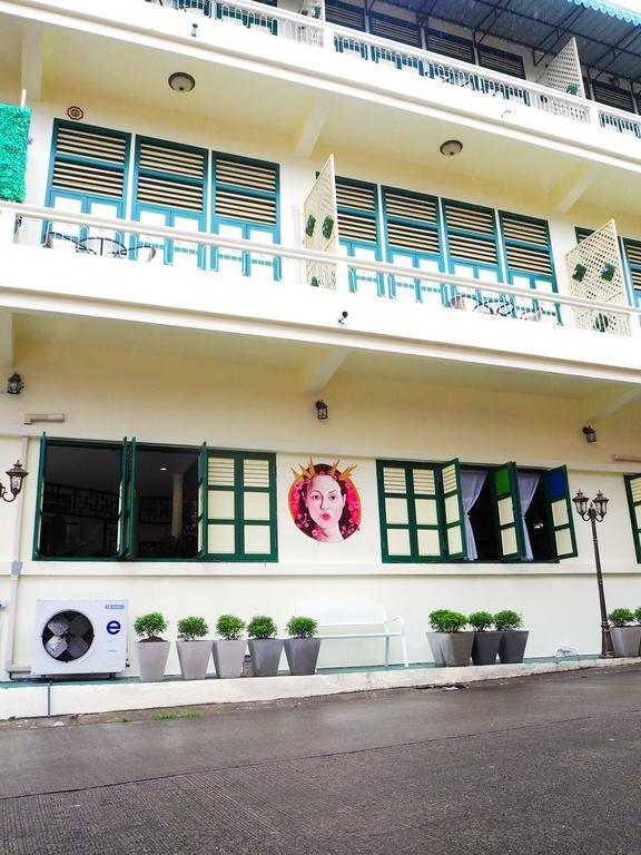 Srisomboon Hostel Trang Kültér fotó