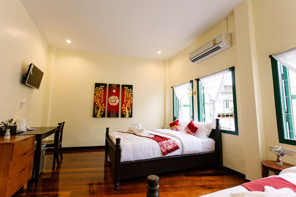 Srisomboon Hostel Trang Kültér fotó