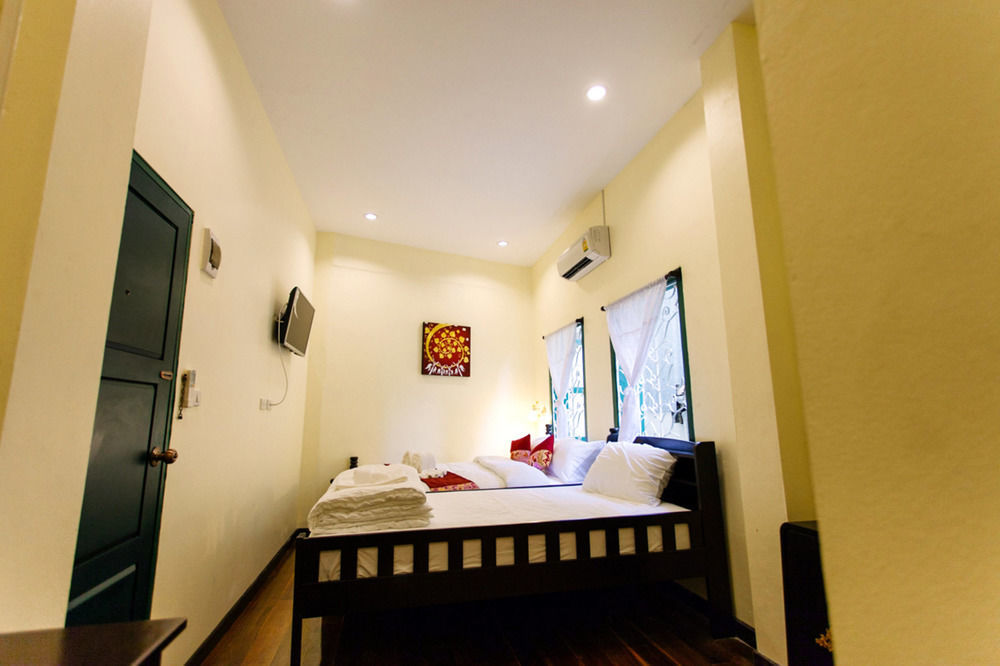 Srisomboon Hostel Trang Kültér fotó