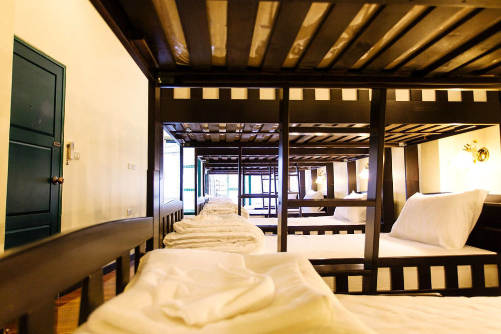 Srisomboon Hostel Trang Kültér fotó