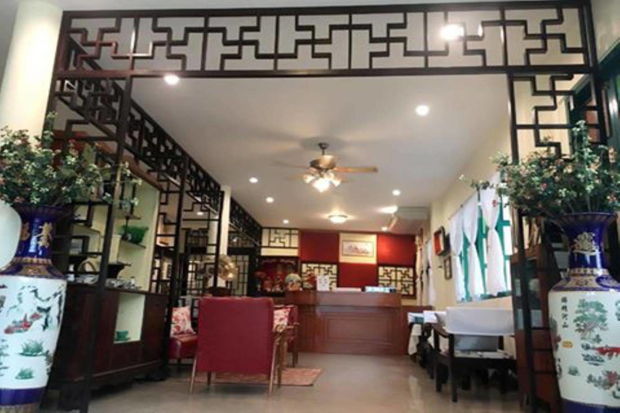 Srisomboon Hostel Trang Kültér fotó