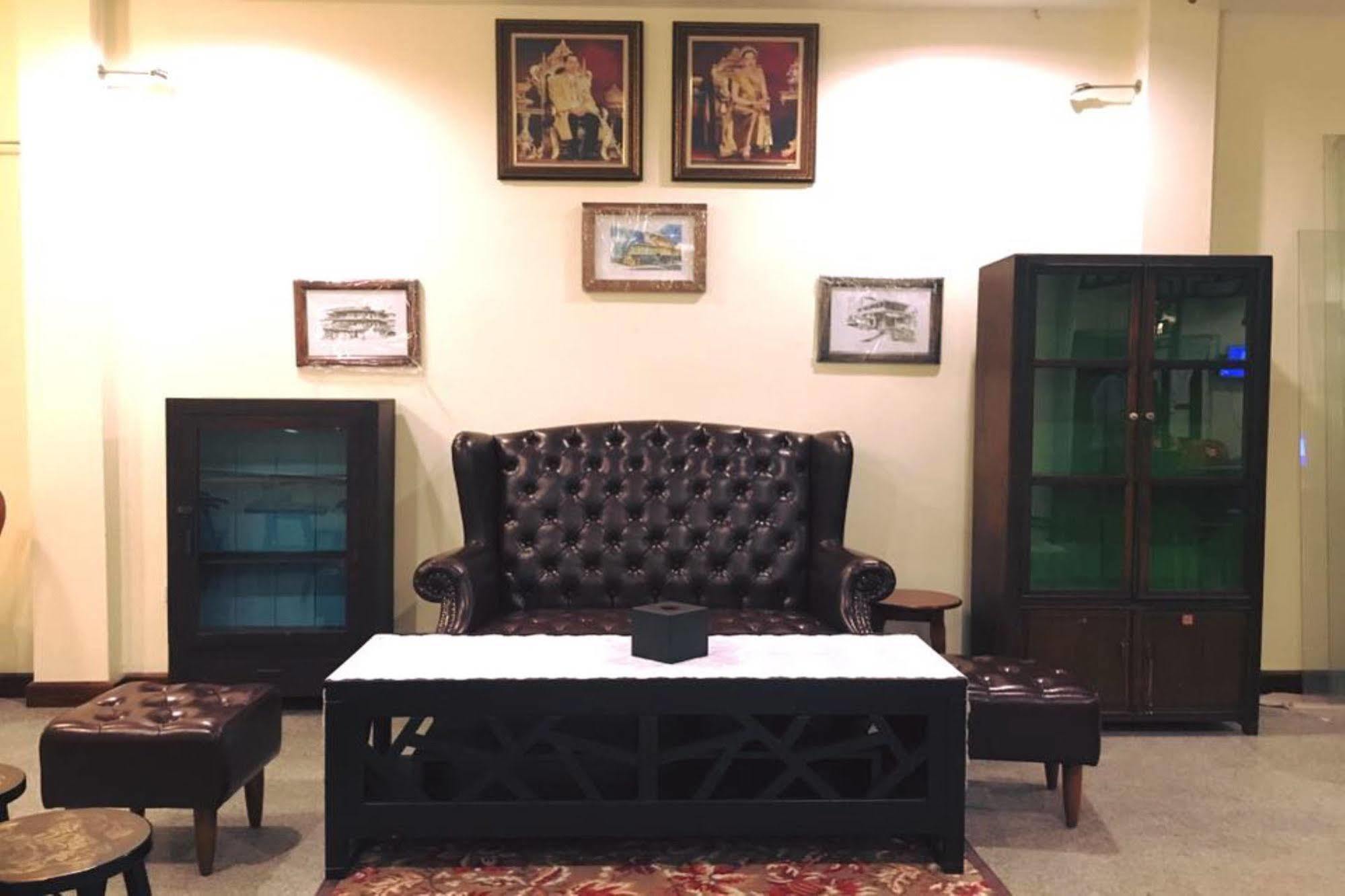 Srisomboon Hostel Trang Kültér fotó