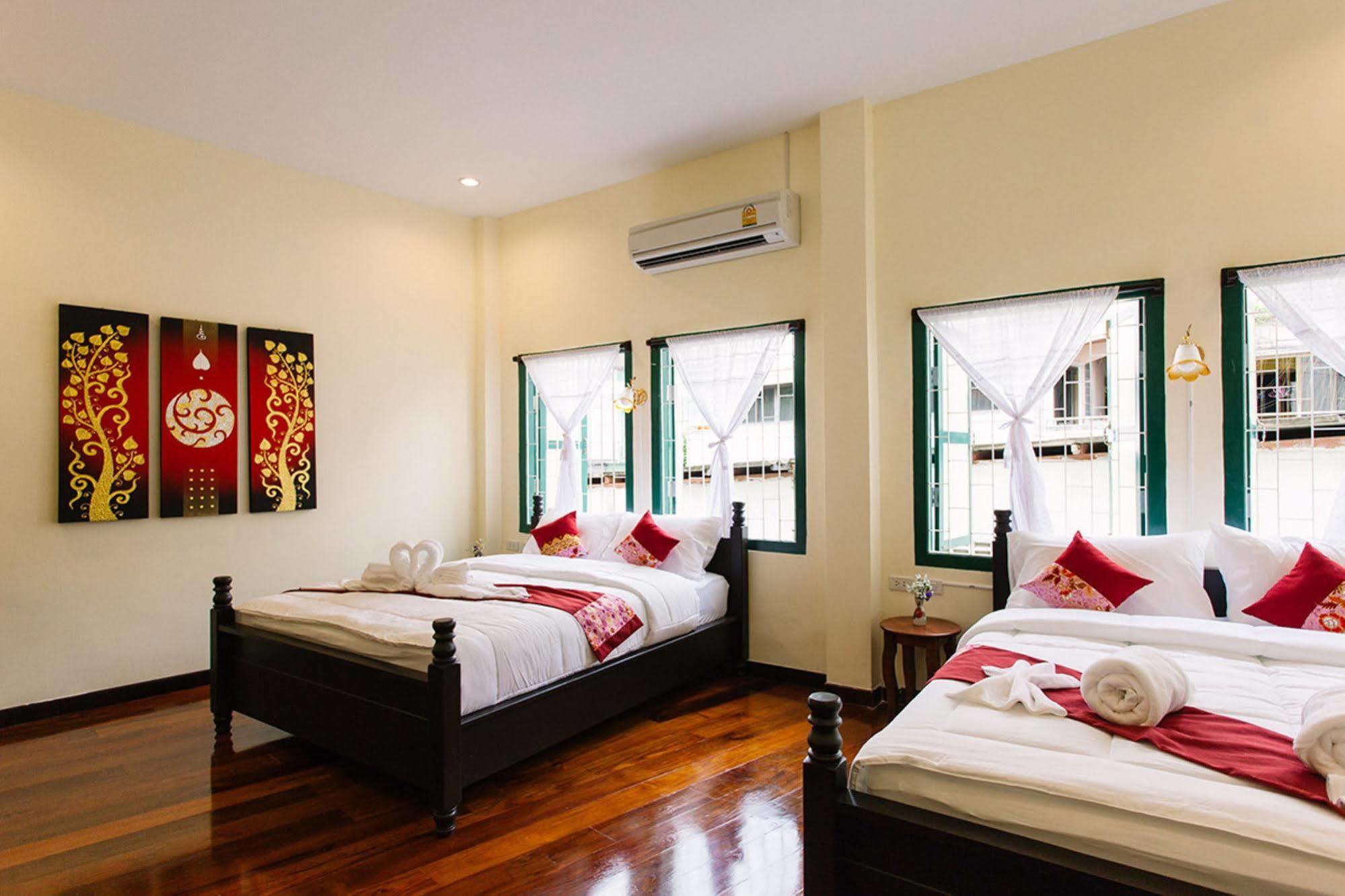 Srisomboon Hostel Trang Kültér fotó