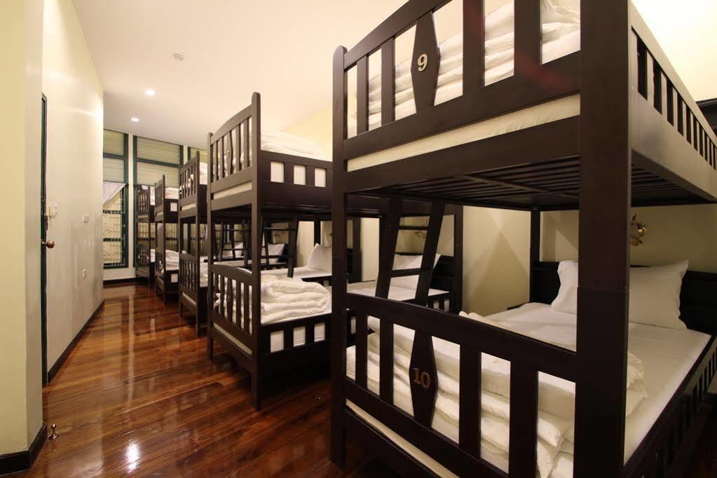Srisomboon Hostel Trang Kültér fotó