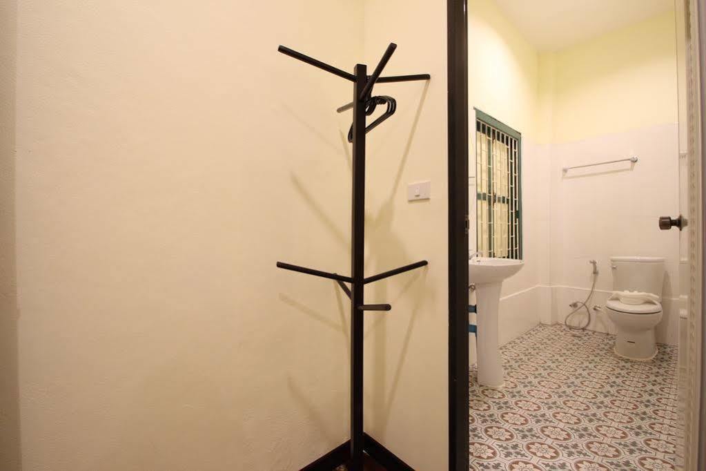 Srisomboon Hostel Trang Kültér fotó