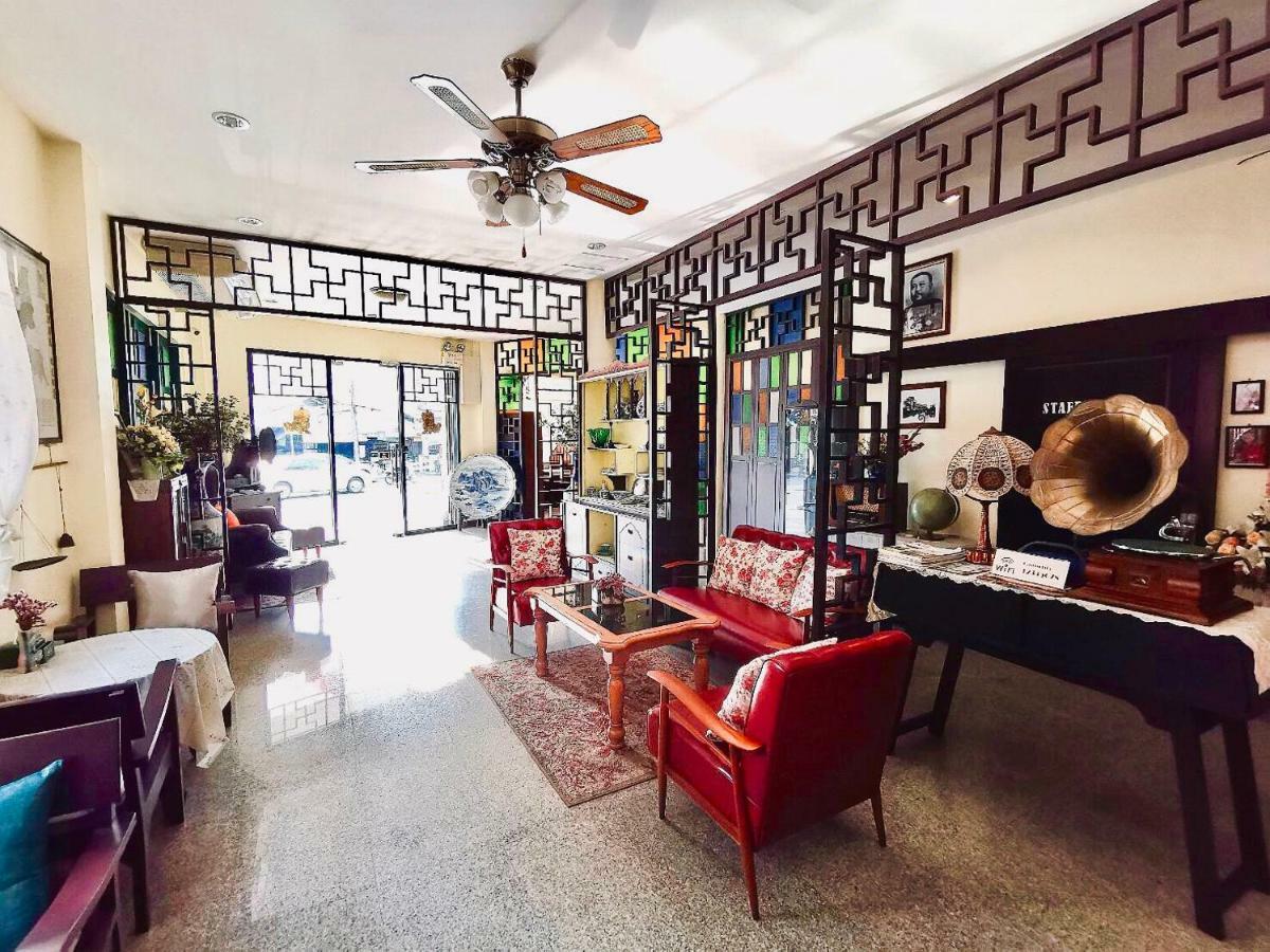 Srisomboon Hostel Trang Kültér fotó