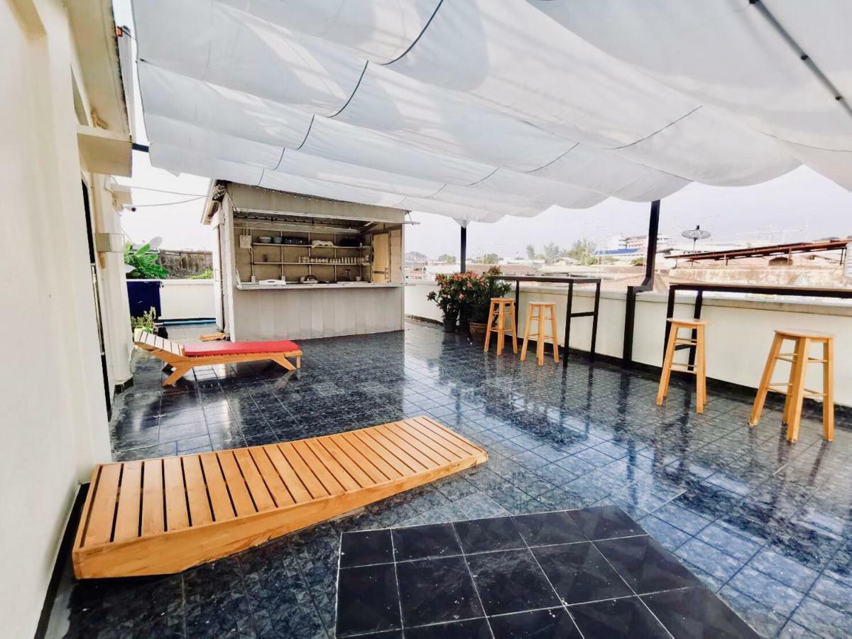 Srisomboon Hostel Trang Kültér fotó